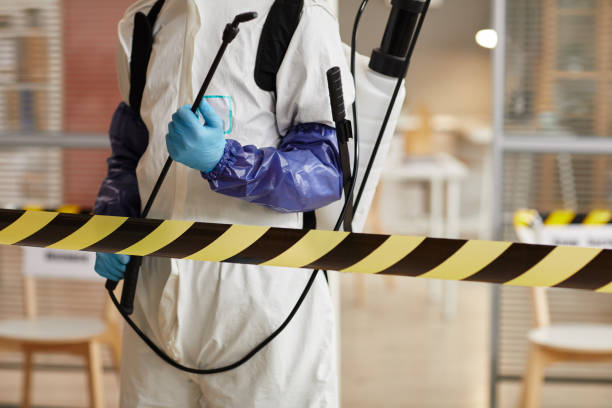 Professional Biohazard technician working in Center Point, IA